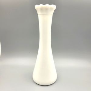 Vintage Milk Glass Vase, Smooth finish